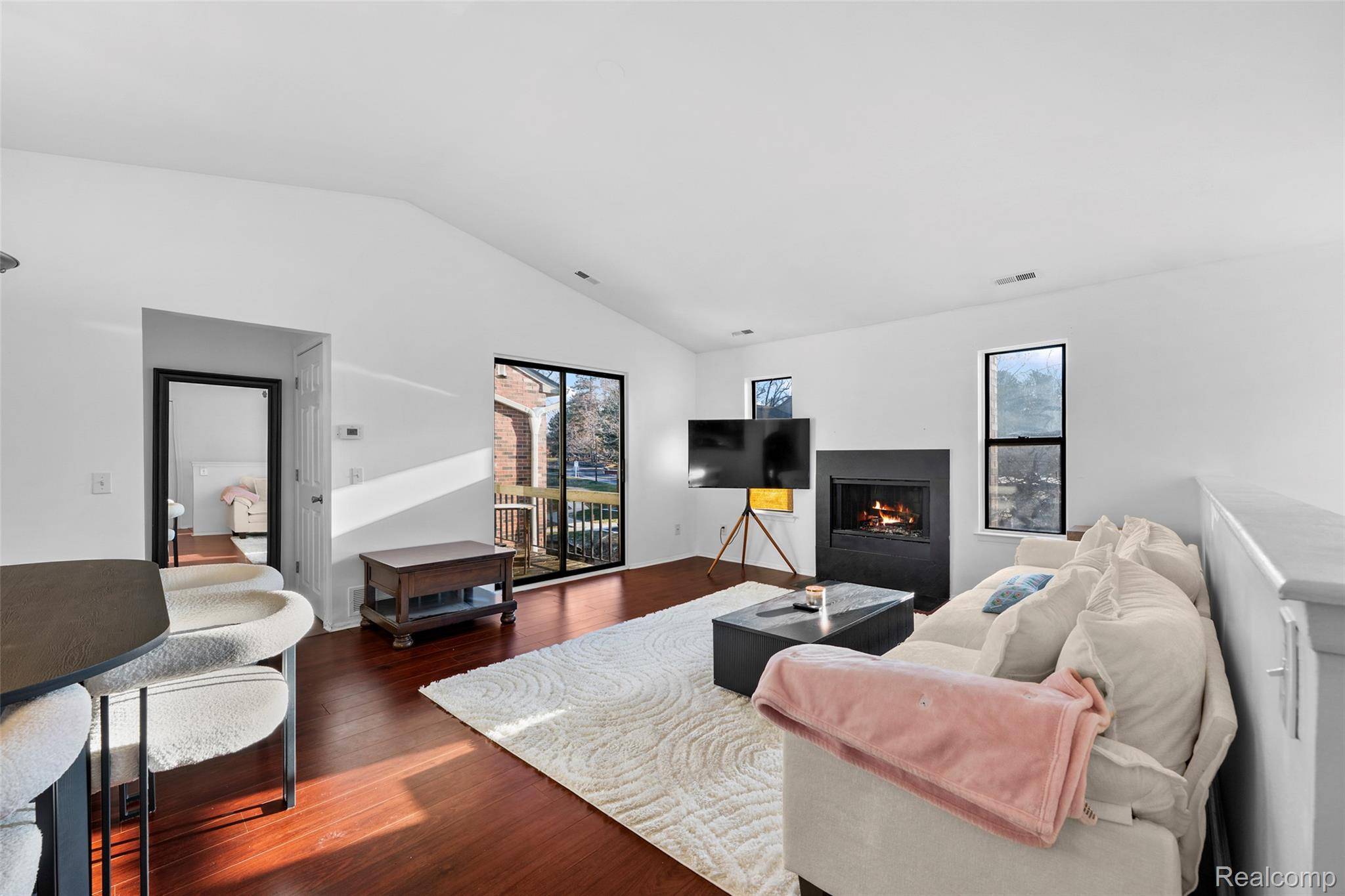 22161 Indian Creek DR, Farmington Hills, MI 48335