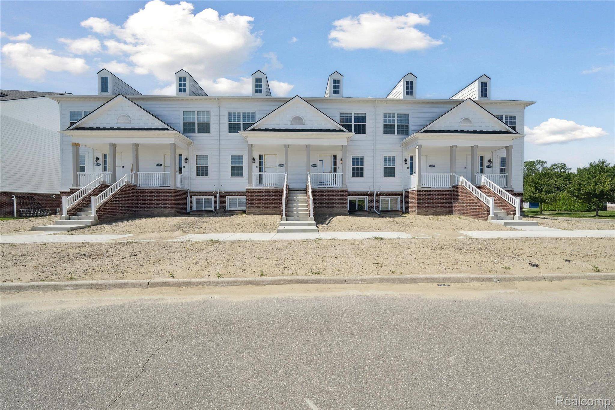 53761 CHAMPLAIN ST, Macomb Township, MI 48042