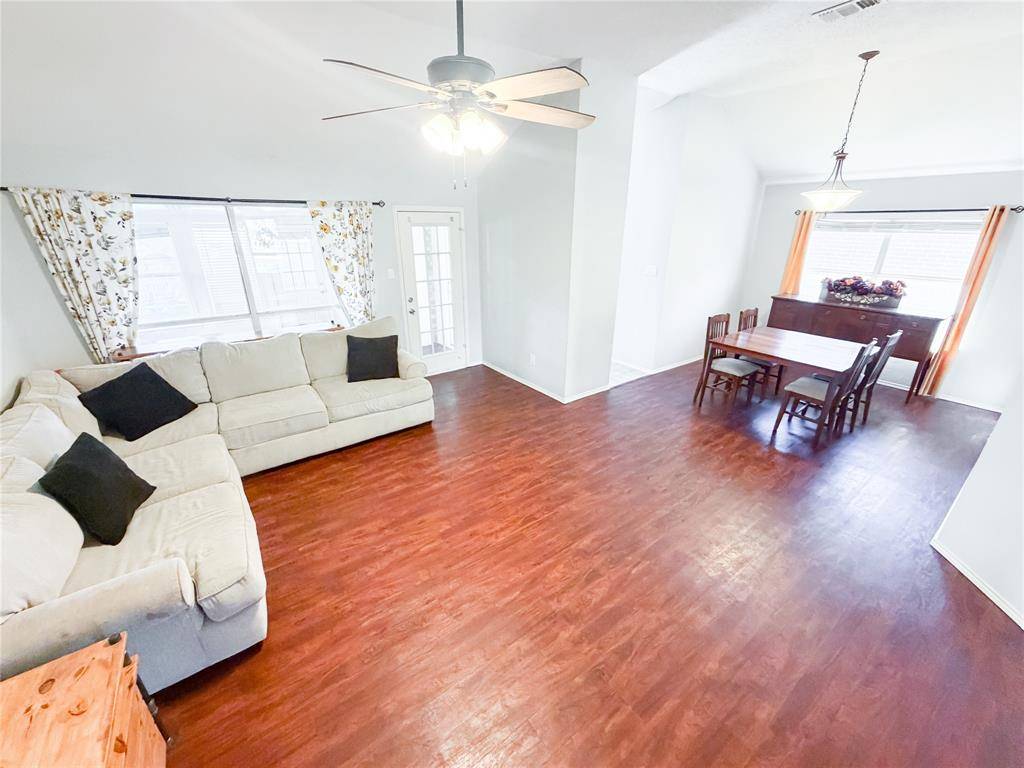 2115 Meadowview Drive, Corinth, TX 76210