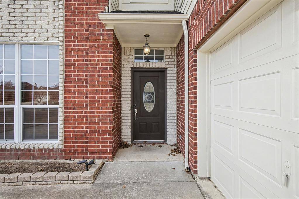 2104 Nugent Drive, Mansfield, TX 76063