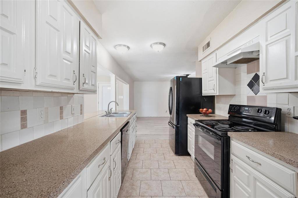 1501 Meandering Way, Garland, TX 75040