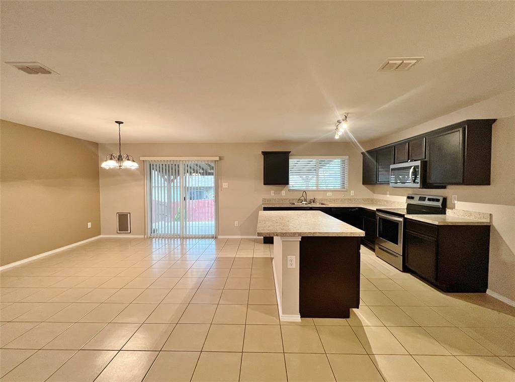 9925 Amaryllis Lane, Fort Worth, TX 76108