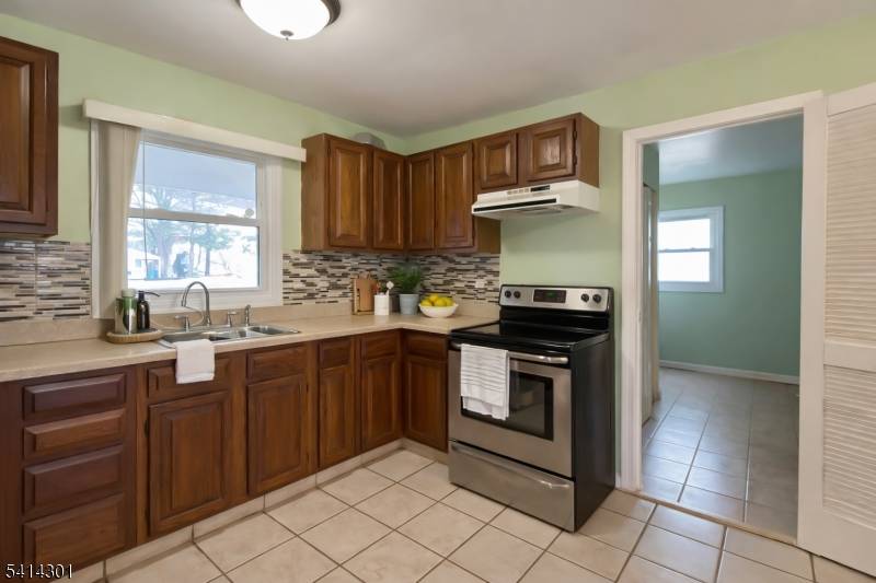 1 Montclair Ln, Willingboro Twp., NJ 08046