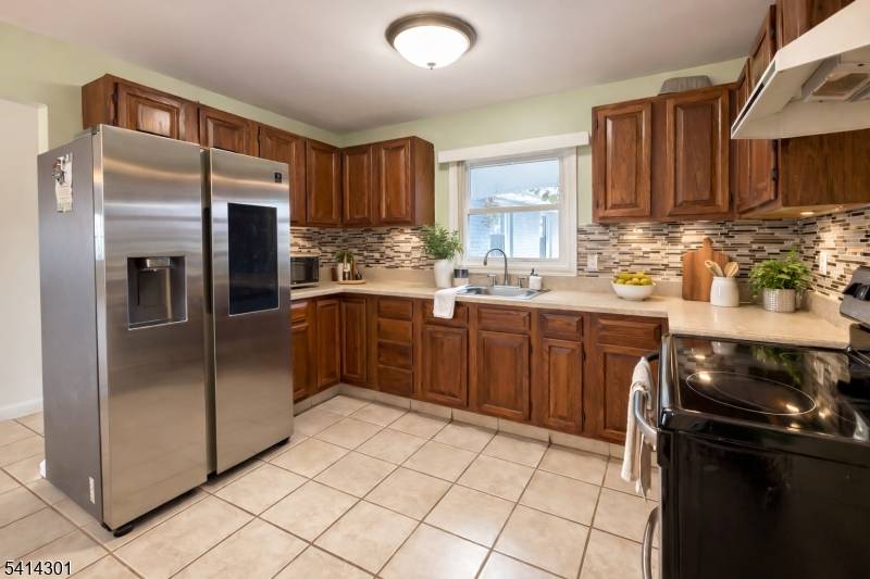 1 Montclair Ln, Willingboro Twp., NJ 08046