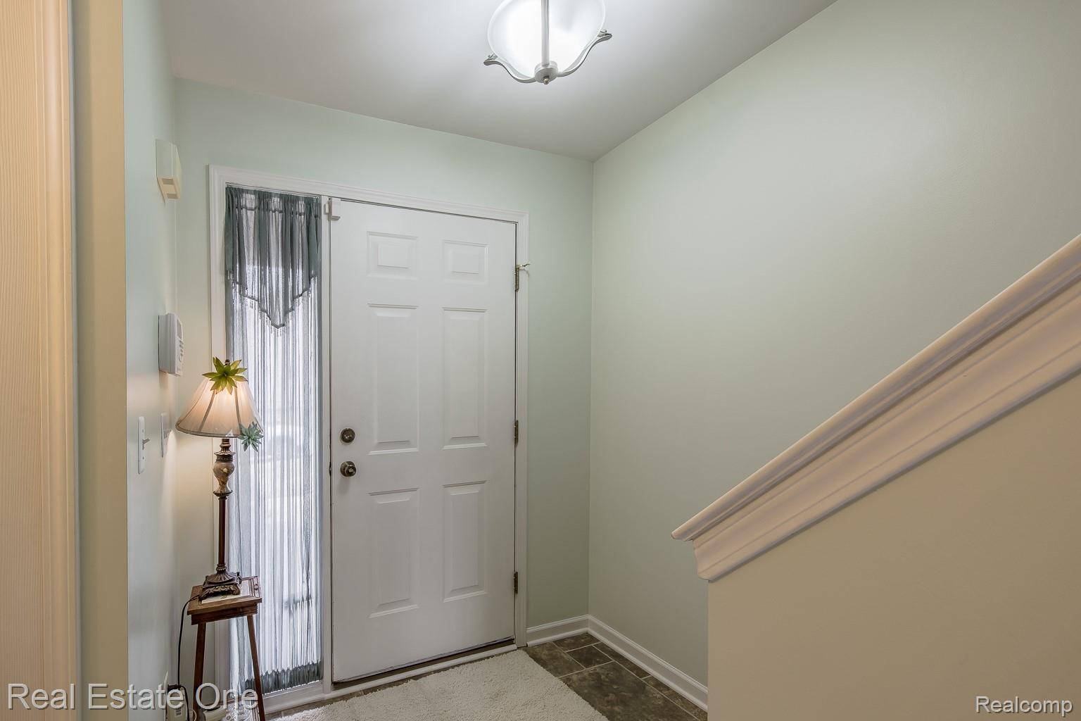 1277 Edelweiss LN, Waterford Charter Township, MI 48327