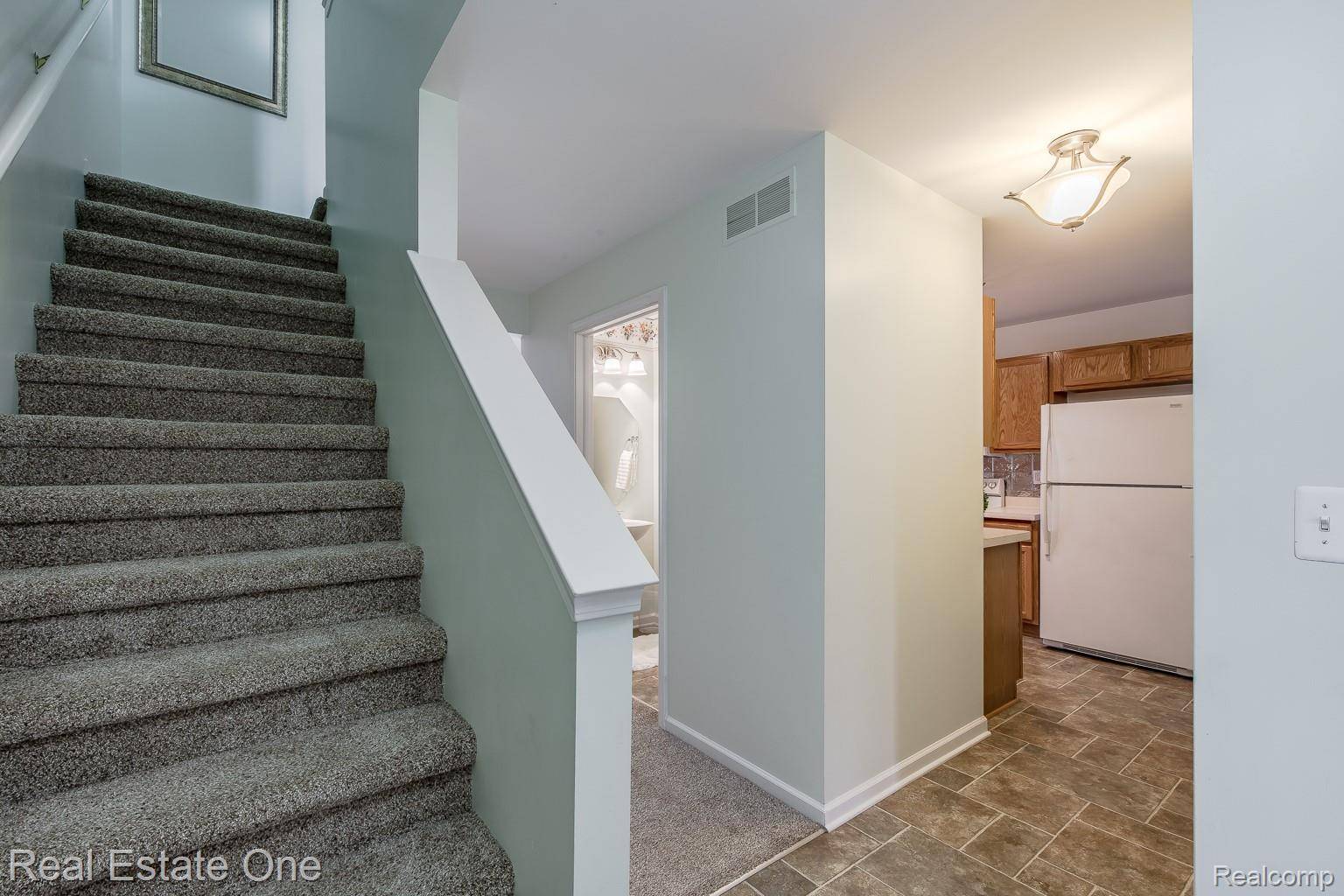 1277 Edelweiss LN, Waterford Charter Township, MI 48327