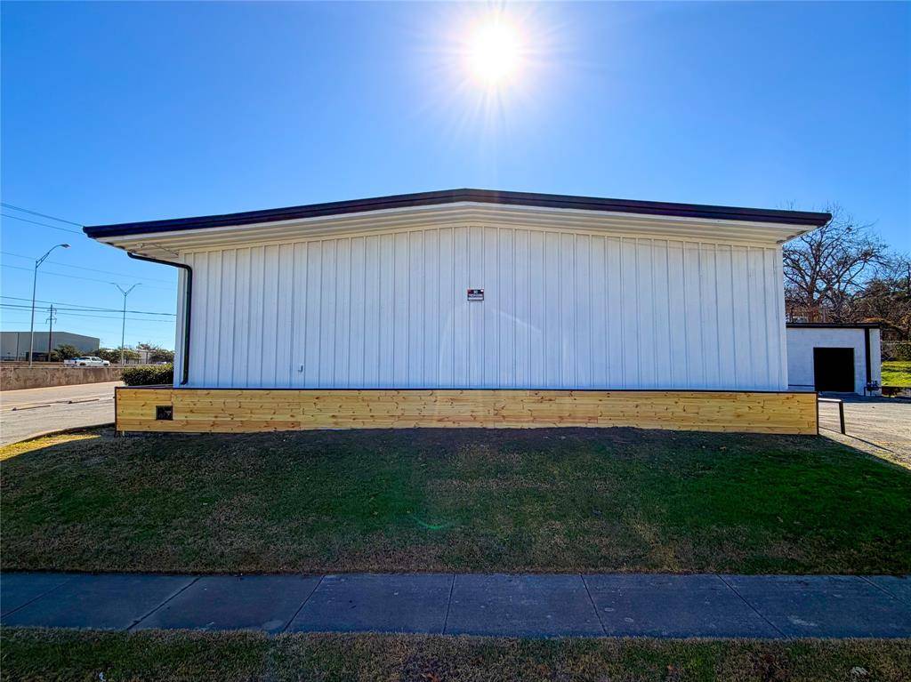 3850 South Freeway, Fort Worth, TX 76110