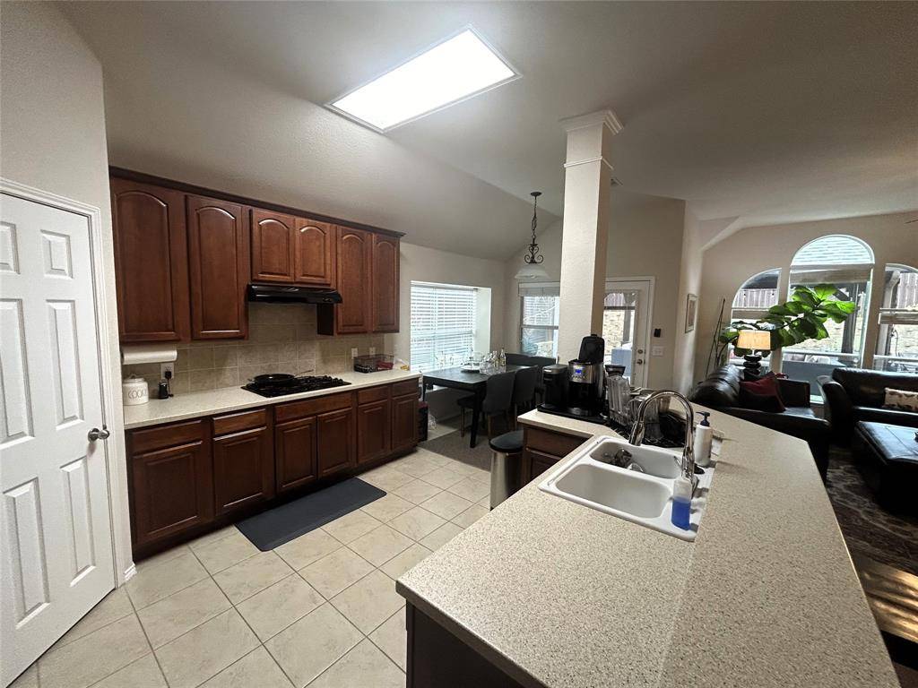 7021 Crenshaw Lane, Denton, TX 76210