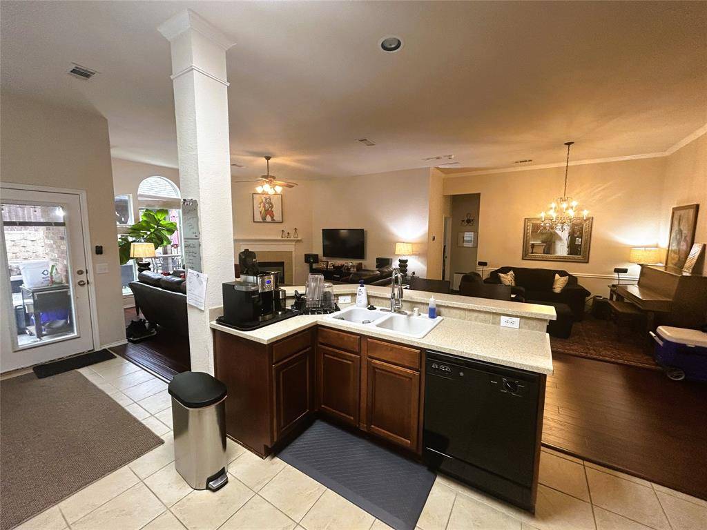 7021 Crenshaw Lane, Denton, TX 76210