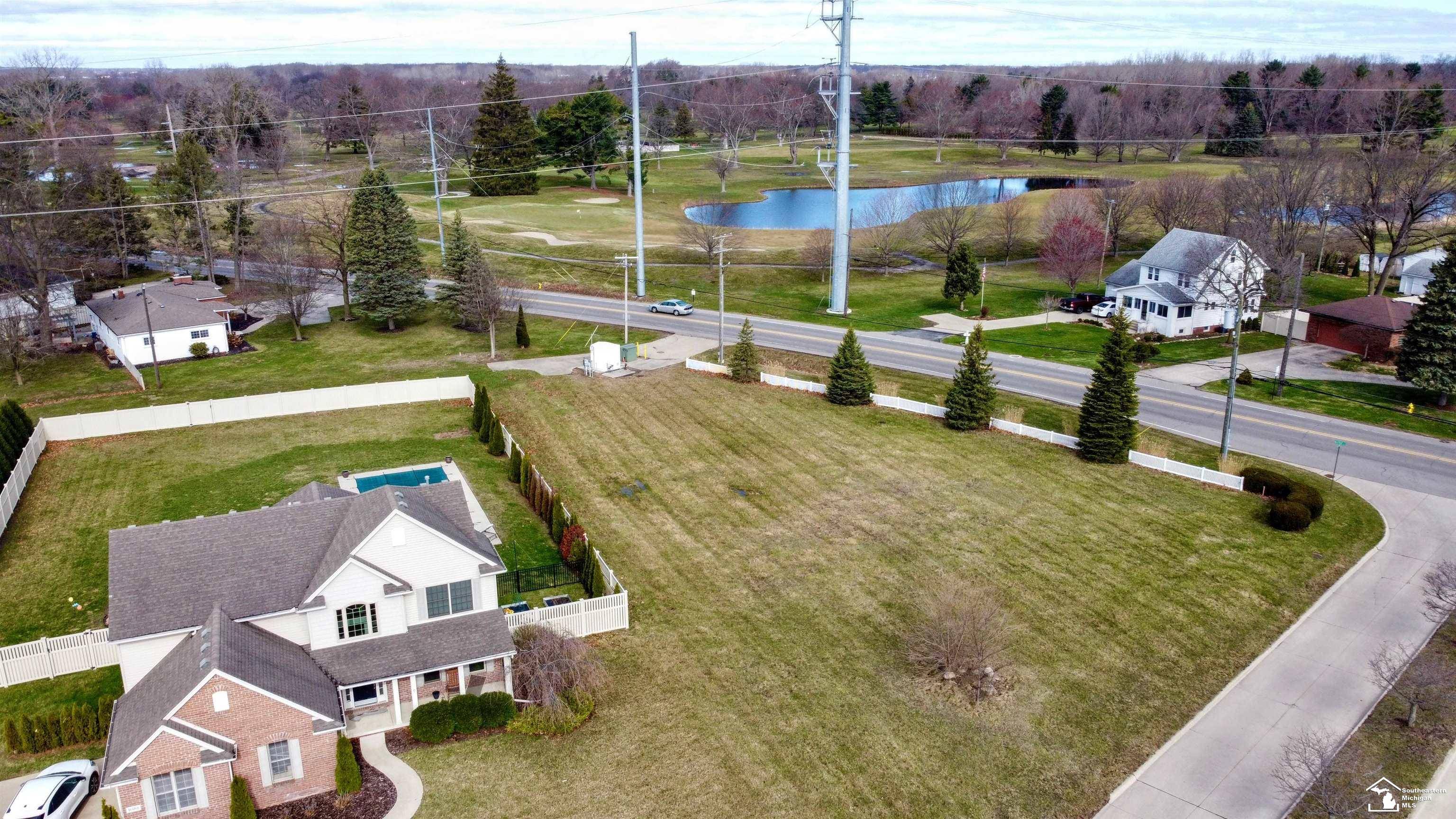 1691 Glenridge LN, Monroe, MI 48162