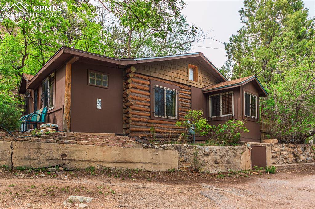 480 Bear Creek PL, Colorado Springs, CO 80906