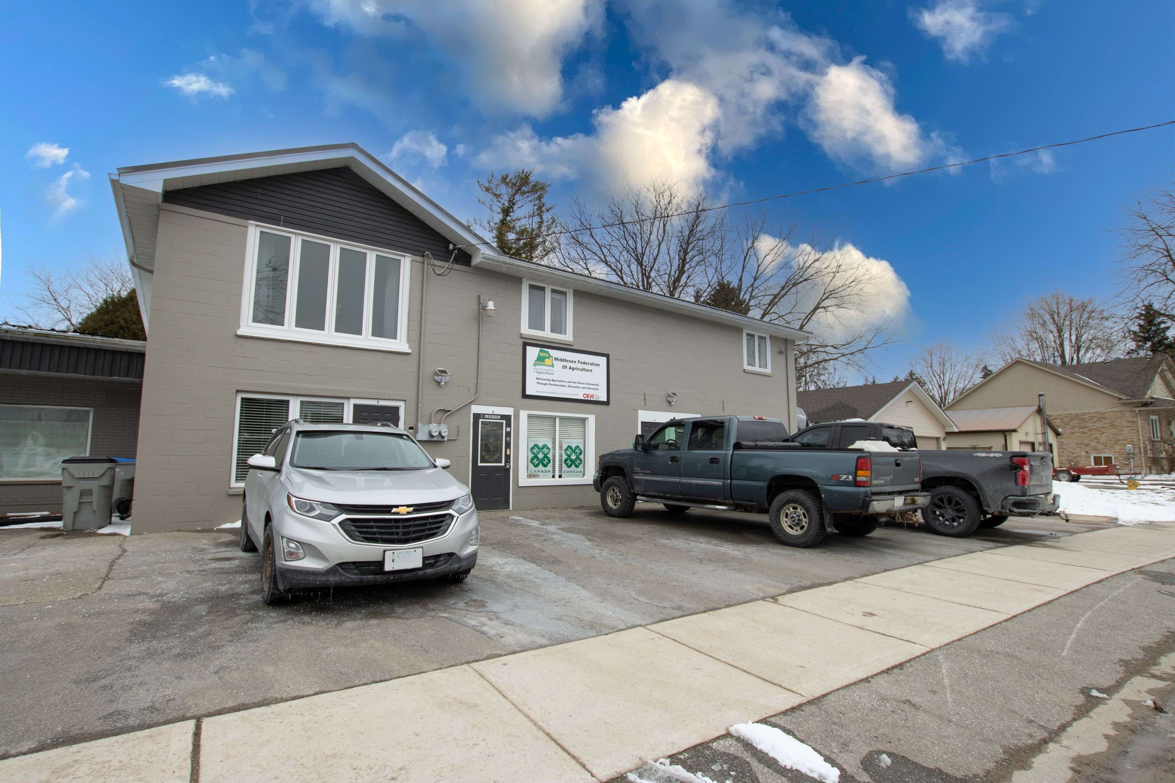 633 Lions Park DR, Strathroy-caradoc, ON N0L 1W0