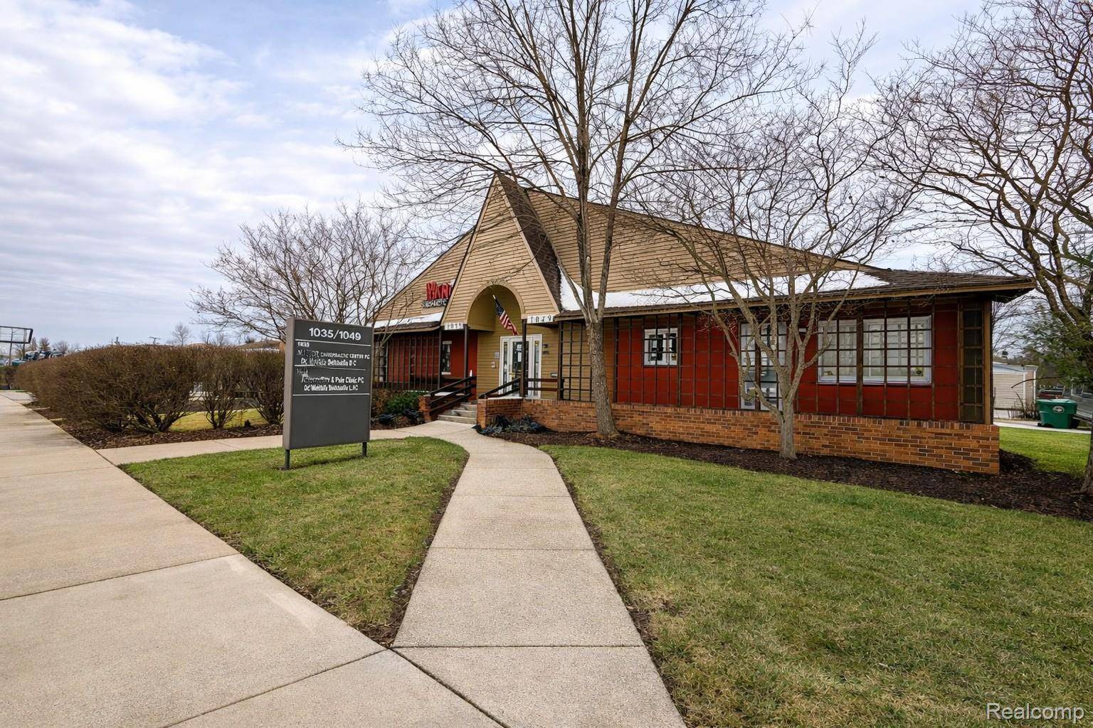 1049 Inkster RD, Garden City, MI 48135