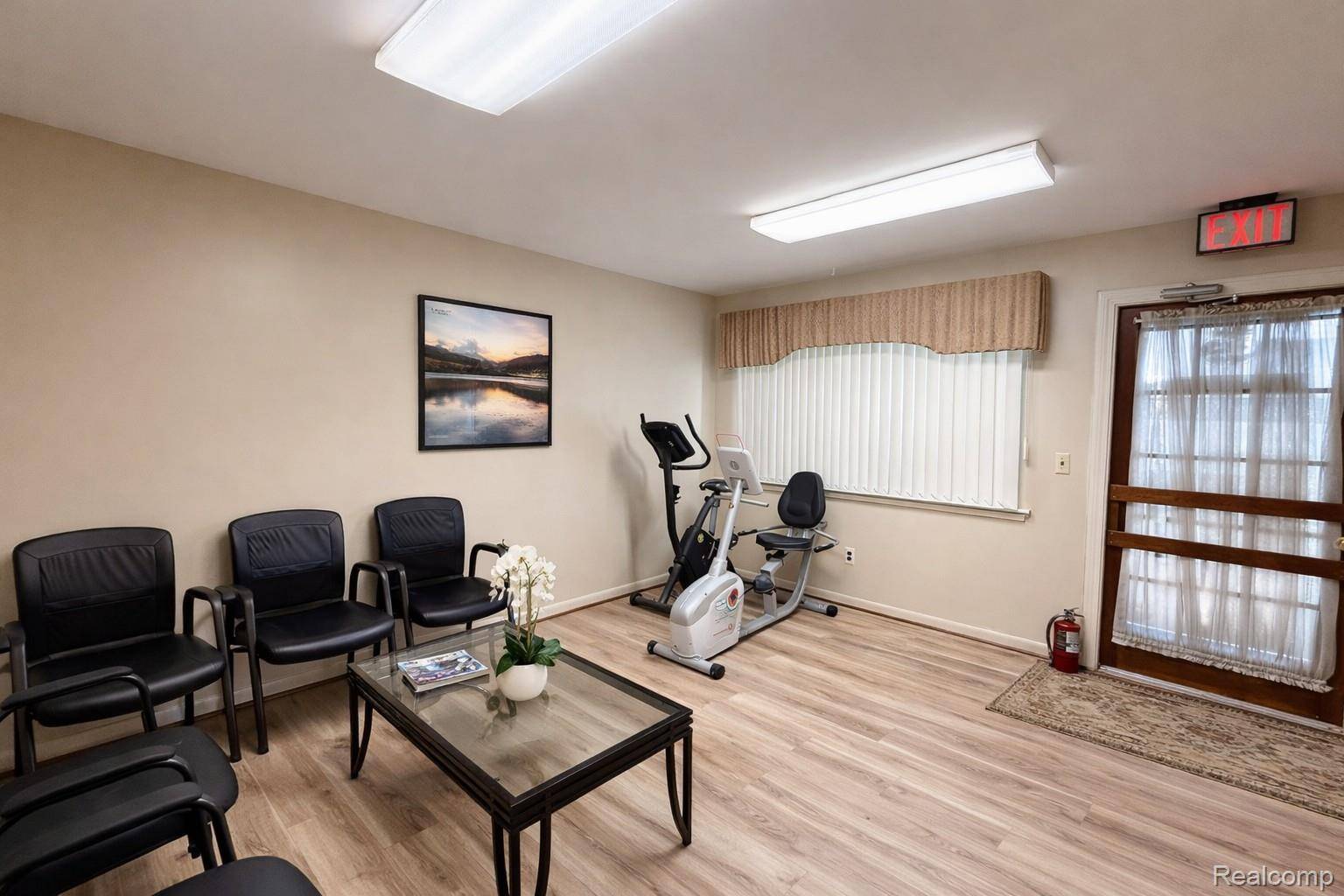 1049 Inkster RD, Garden City, MI 48135