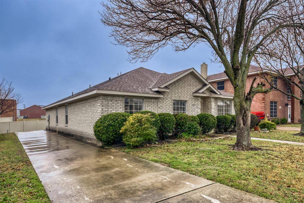 420 Overland Trail, Cedar Hill, TX 75104