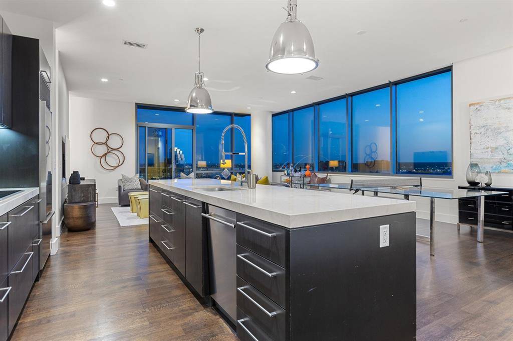 2200 Victory Avenue #1105, Dallas, TX 75219