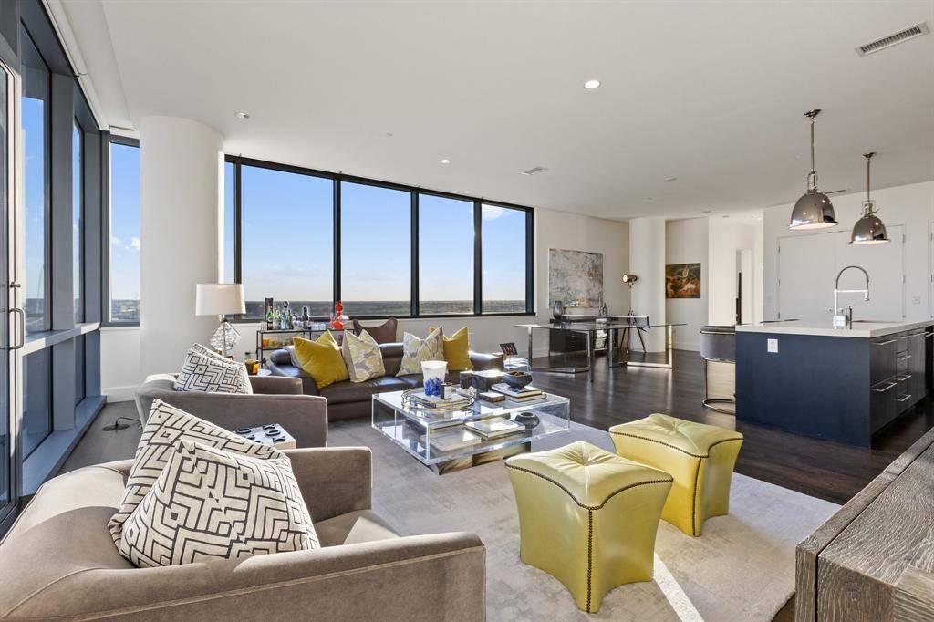 2200 Victory Avenue #1105, Dallas, TX 75219