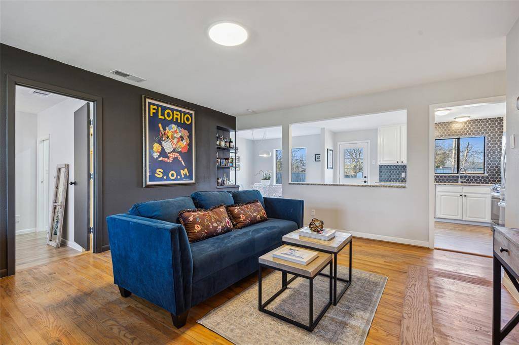 10811 Mandalay Drive, Dallas, TX 75228