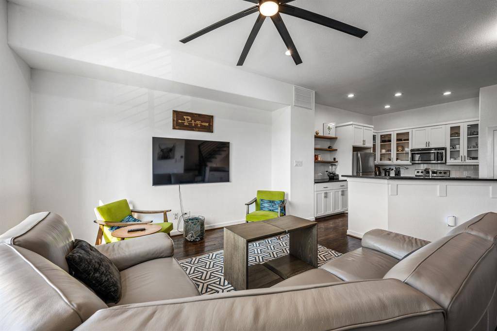 5713 La Vista Drive, Dallas, TX 75206