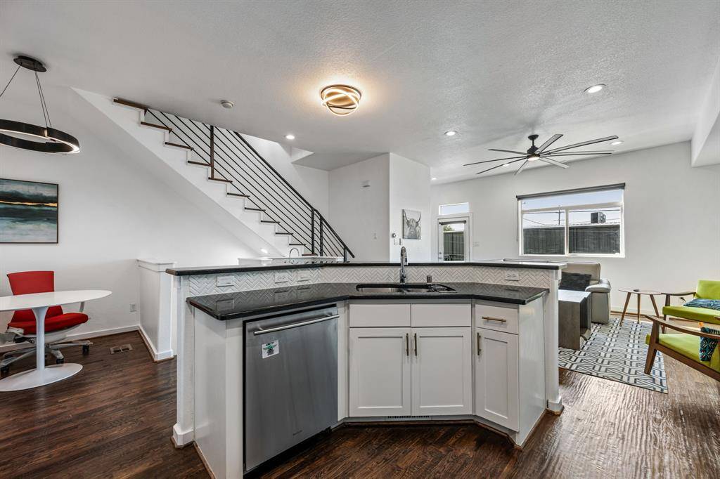 5713 La Vista Drive, Dallas, TX 75206