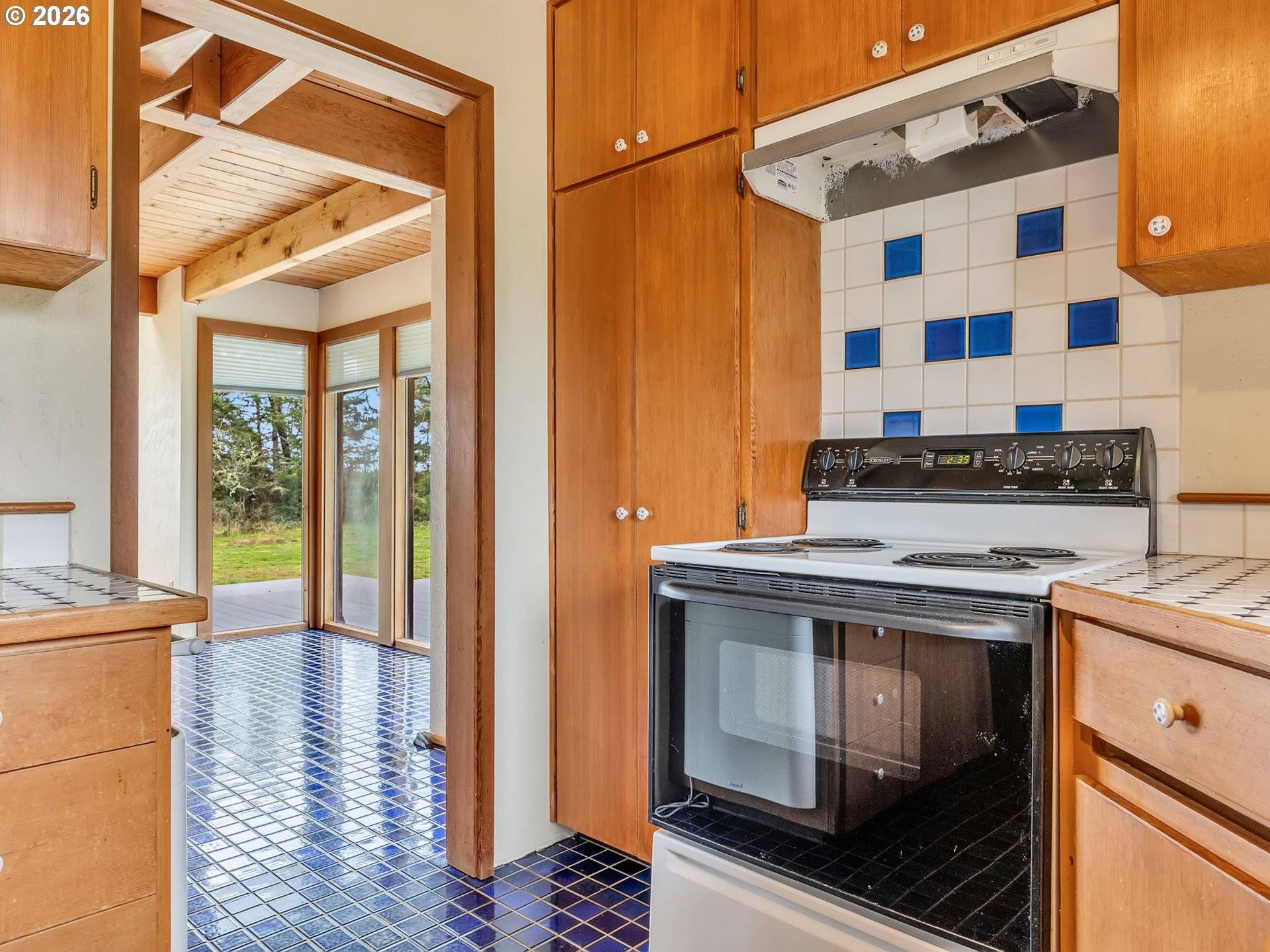 25906 SANDRIDGE RD, Ocean Park, WA 98640