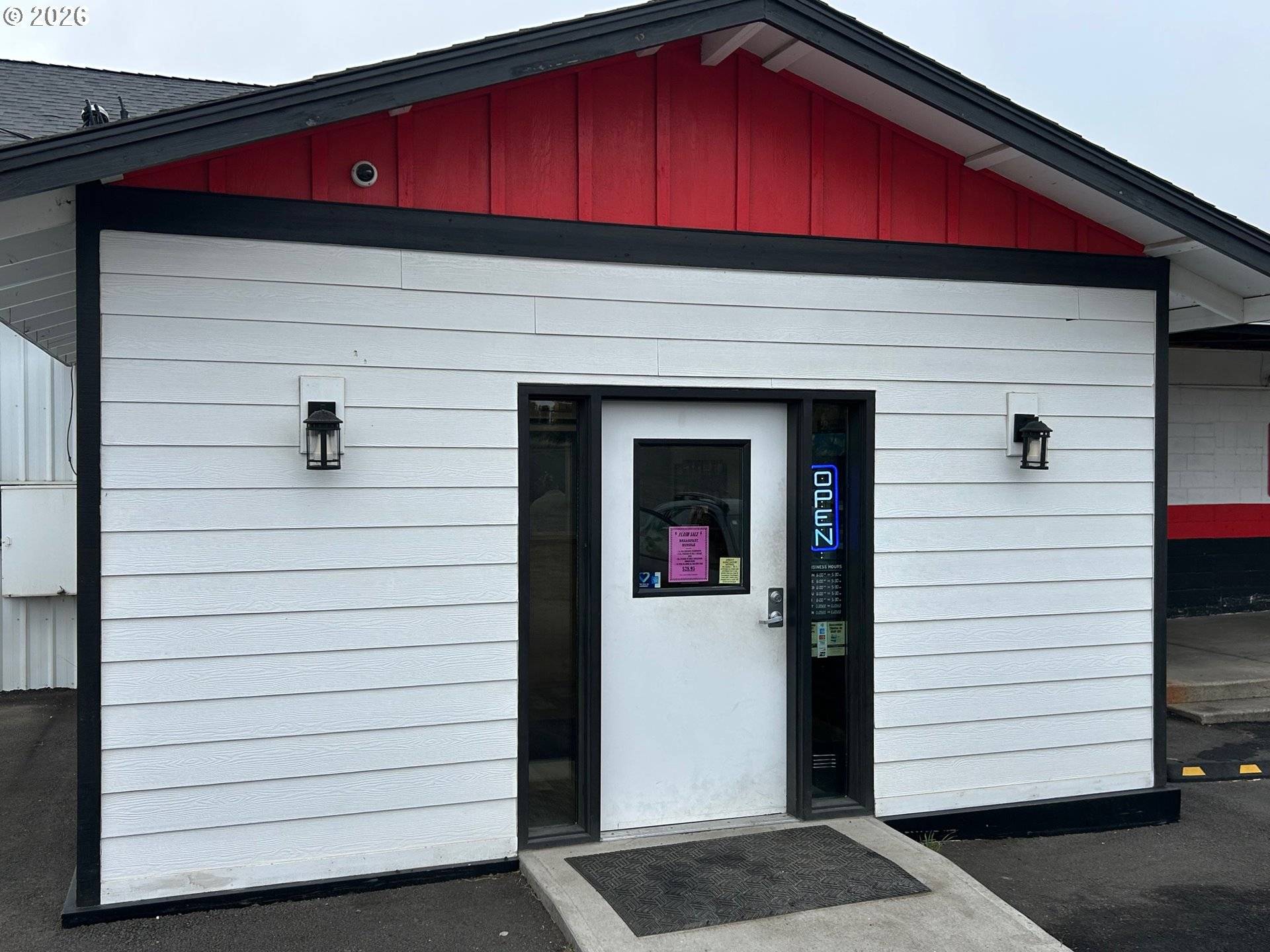 1762 S ADAMS DR, Madras, OR 97741