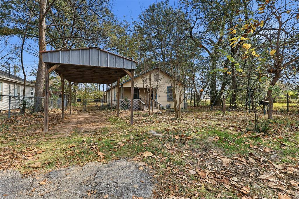 409 N Henry Street, Lindale, TX 75771