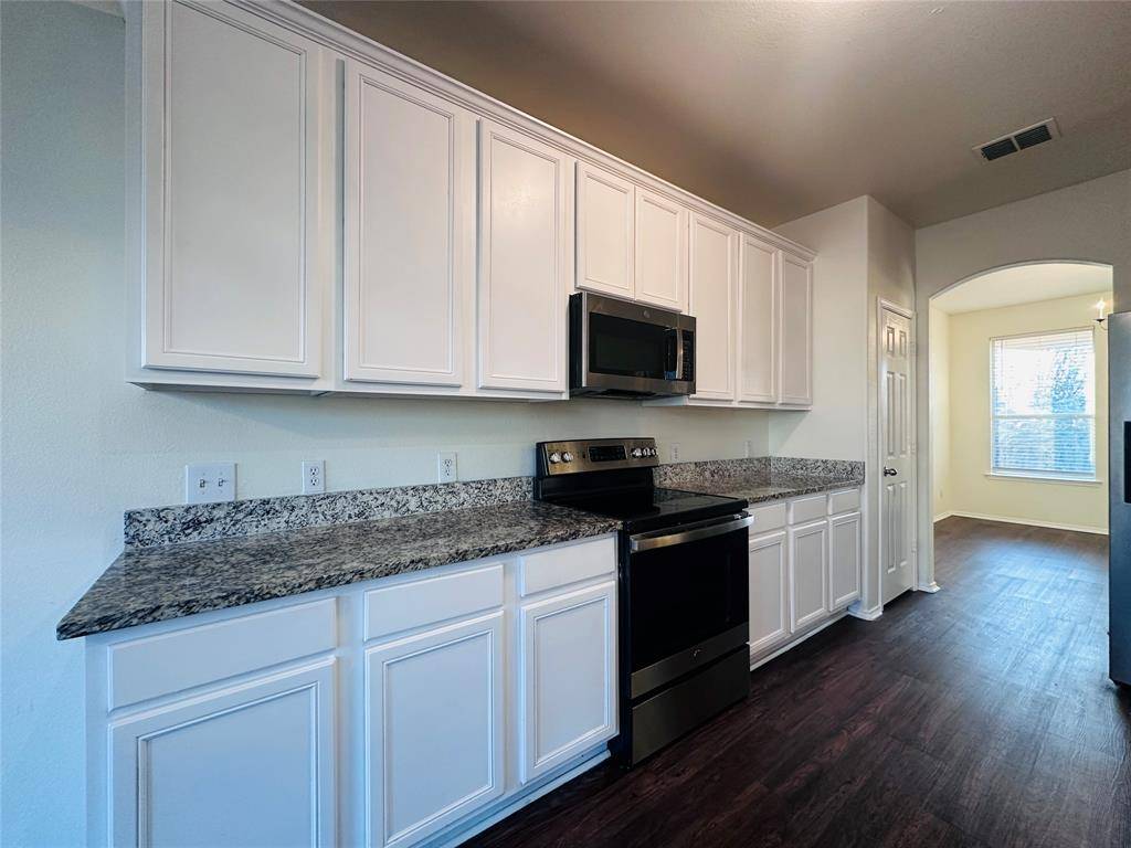 2304 Collington Drive, Roanoke, TX 76262