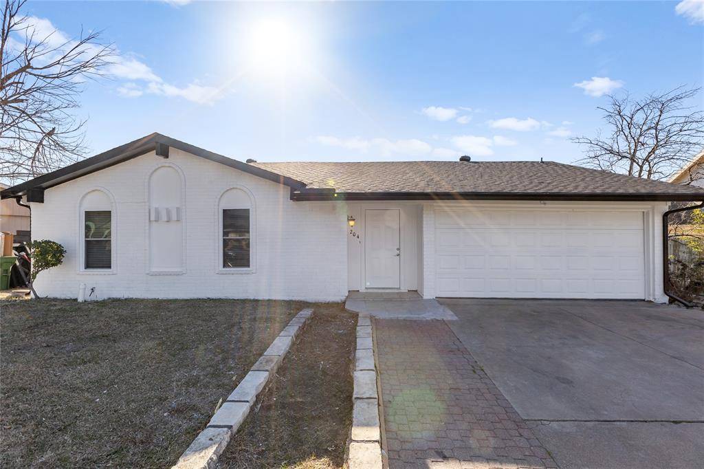 204 Pebblebrook Street, Arlington, TX 76014