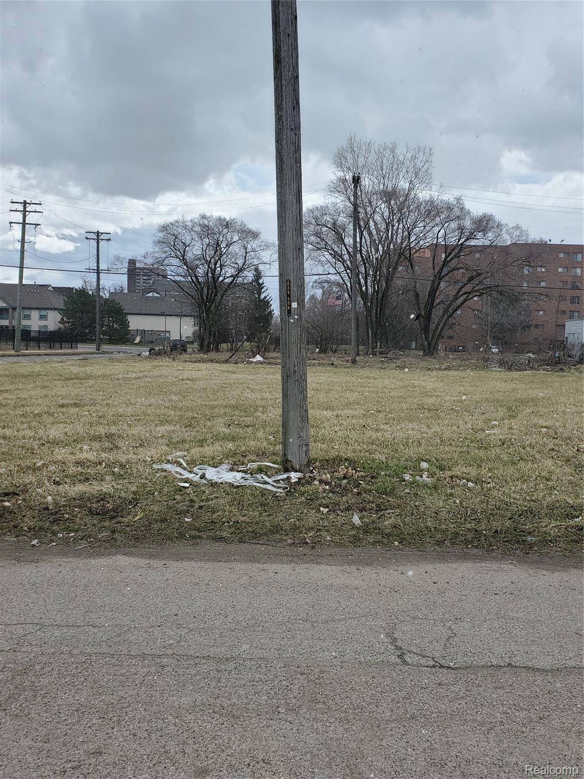 2138 HENDRICKS, Detroit, MI 48207