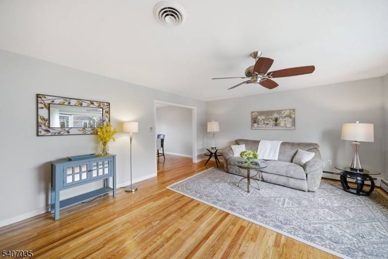 11 Deerfield Rd, Parsippany-troy Hills Twp., NJ 07054