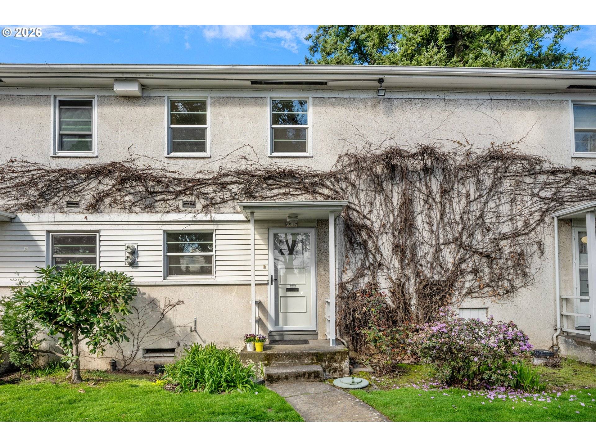 6917 NE BROADWAY, Portland, OR 97213