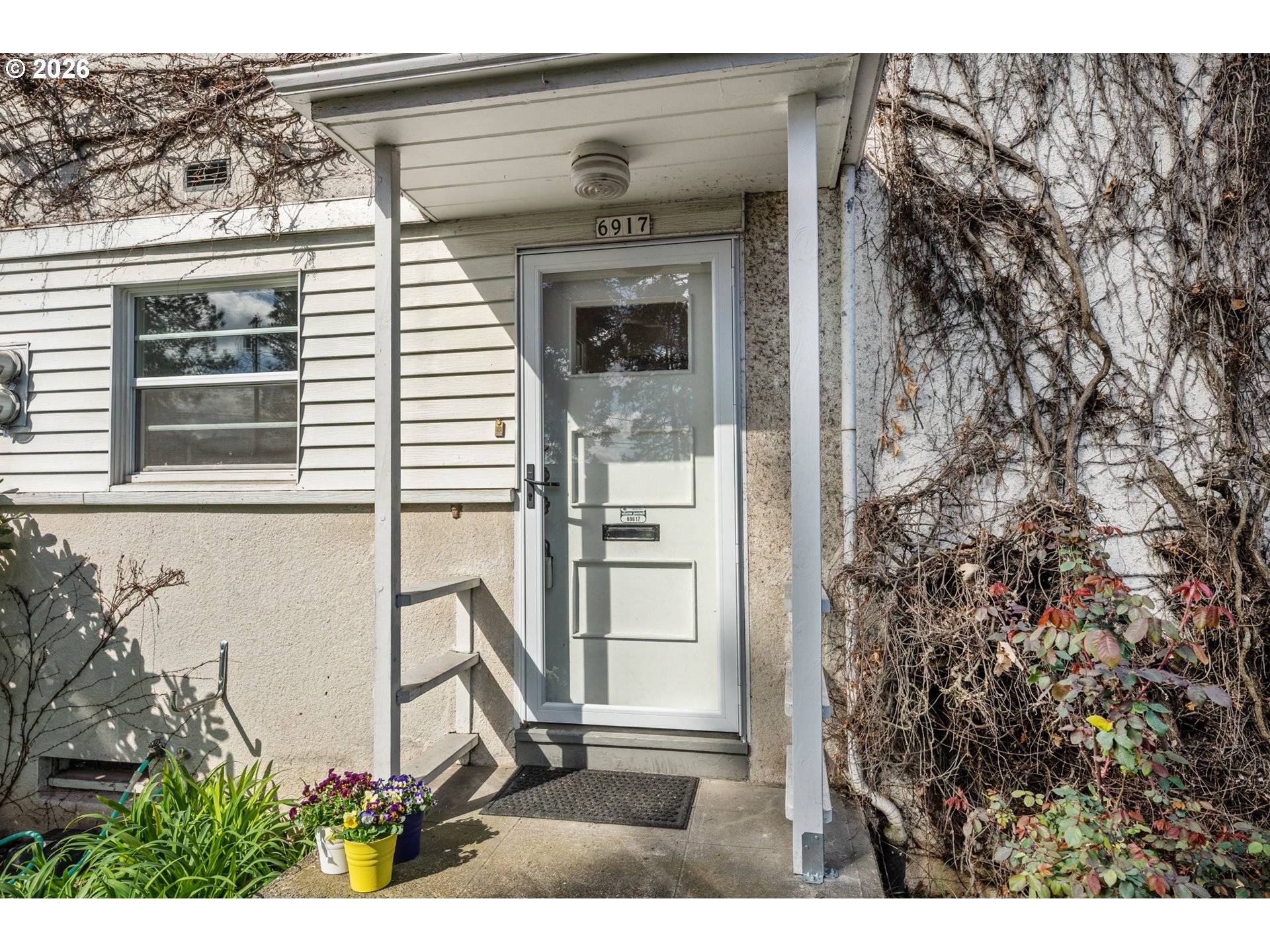 6917 NE BROADWAY, Portland, OR 97213