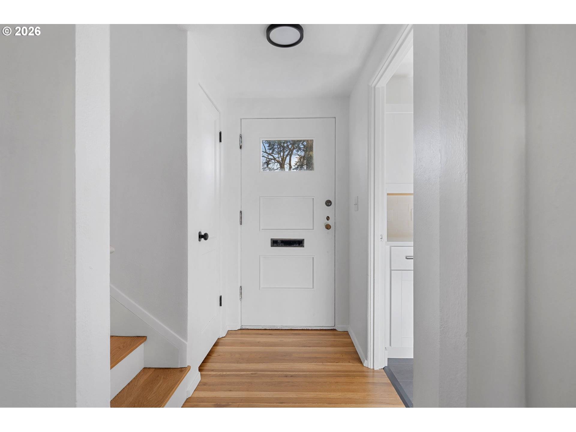 6917 NE BROADWAY, Portland, OR 97213