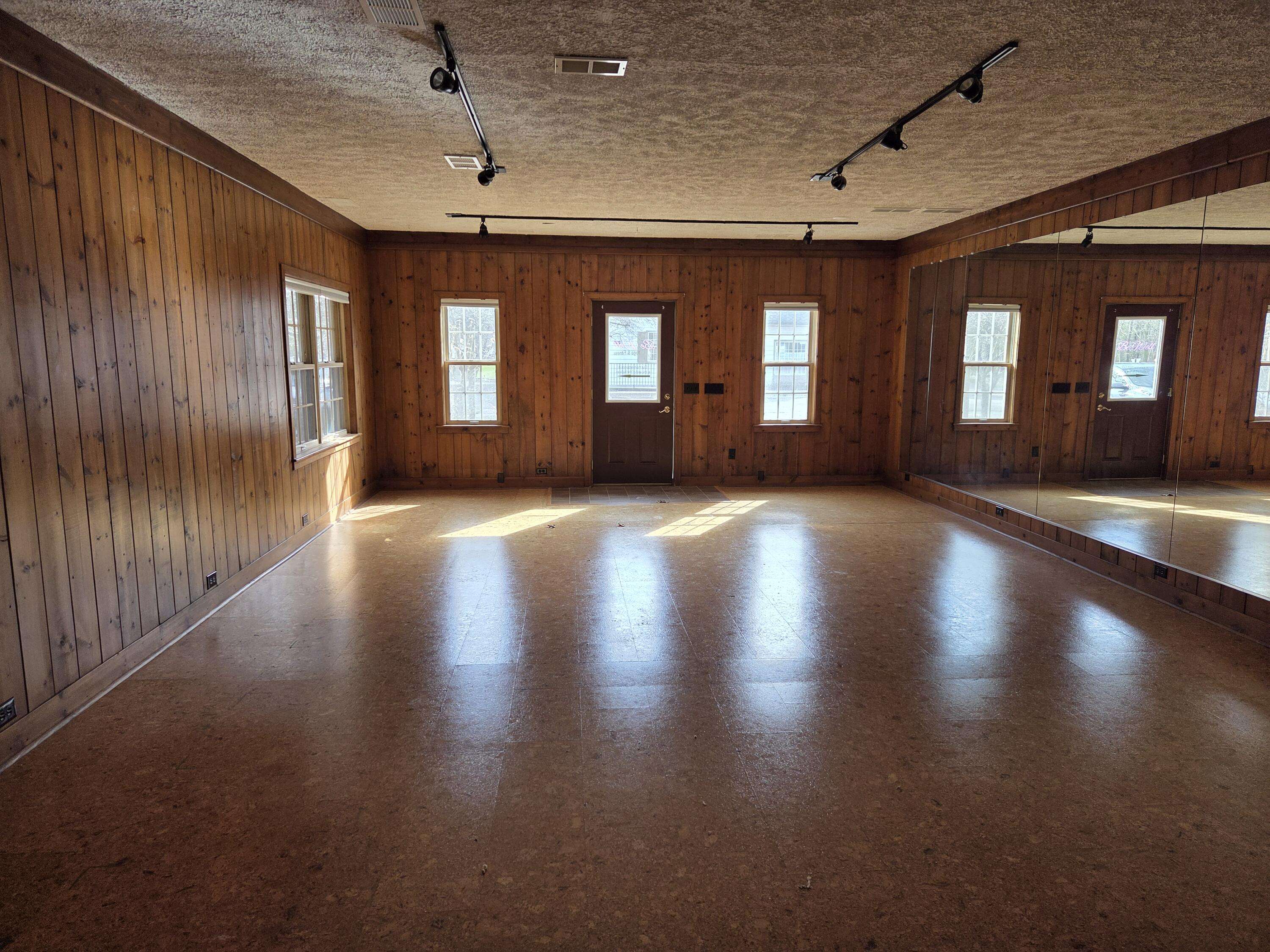 3305 Greenleaf BLVD, Kalamazoo City, MI 49008