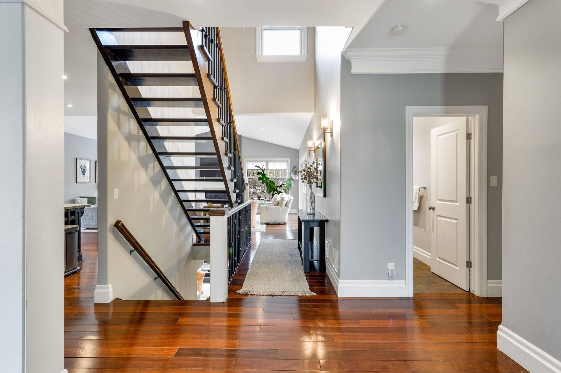 1387 Willowdown RD, Oakville, ON L6L 1X2