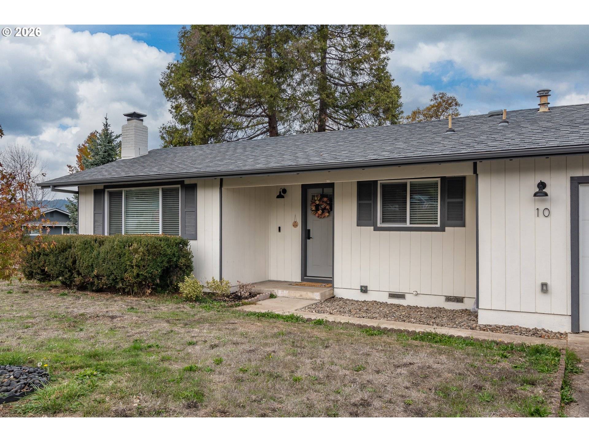 10 CARMEL CT, Roseburg, OR 97470