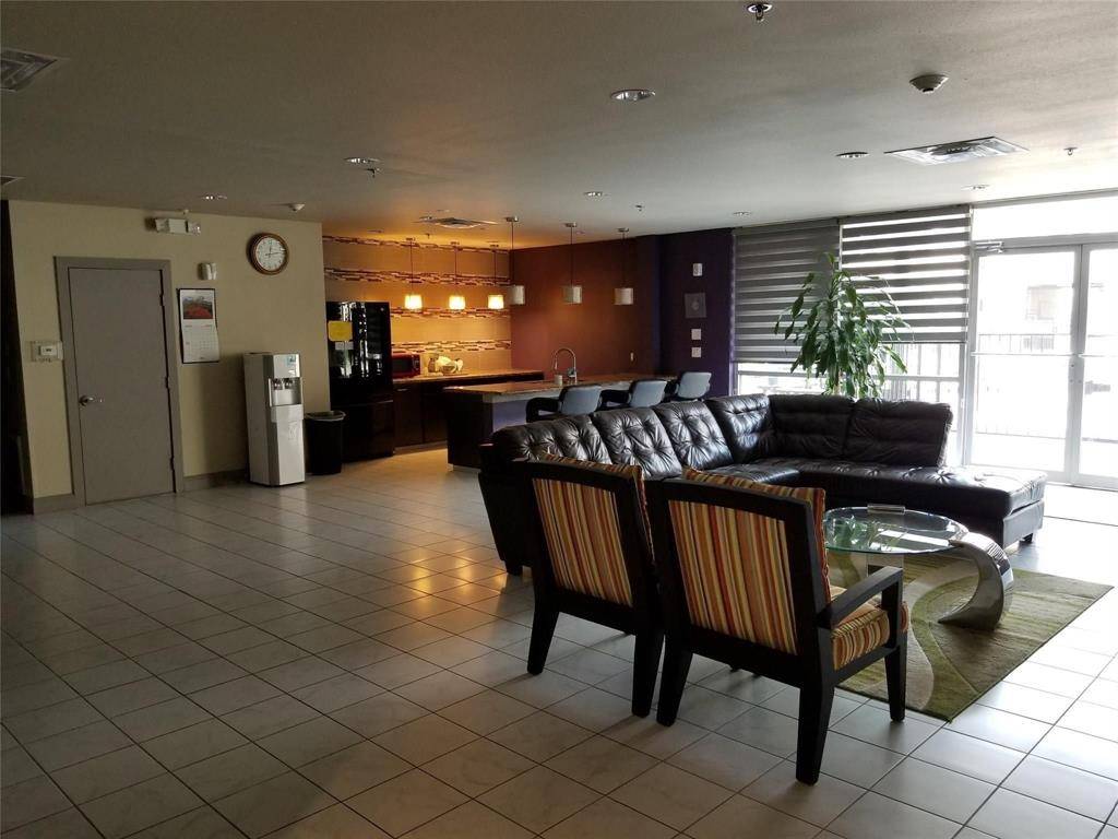 1100 W Trinity mills Road #2013, Carrollton, TX 75006