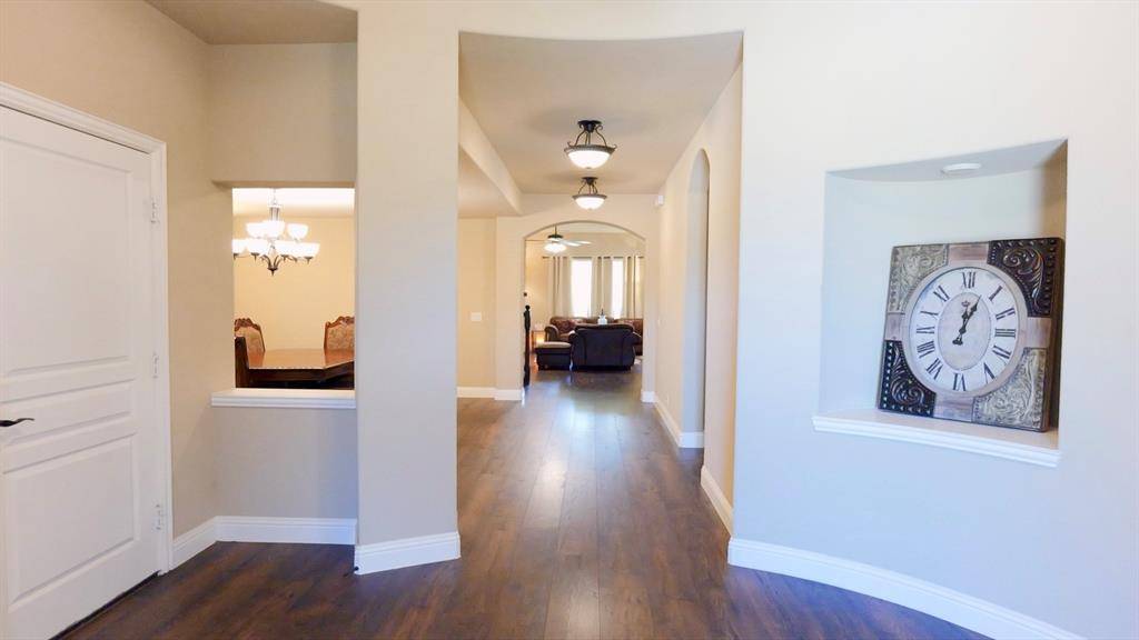 1305 Monticello Drive, Burleson, TX 76028