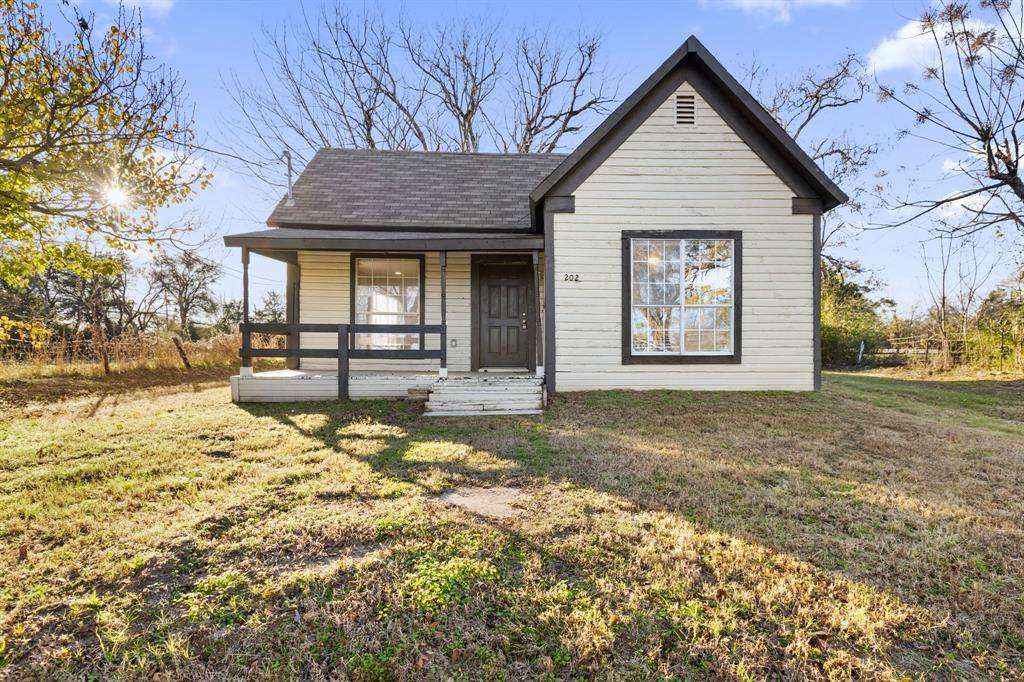 202 S Dunbar Lane, Emory, TX 75440