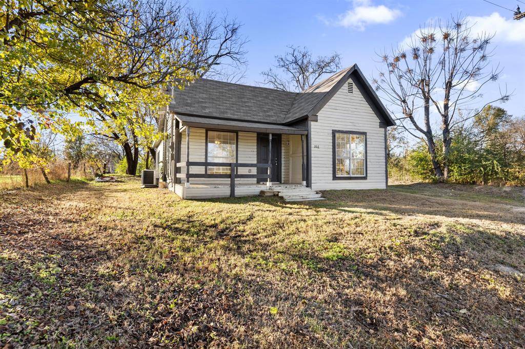 202 S Dunbar Lane, Emory, TX 75440