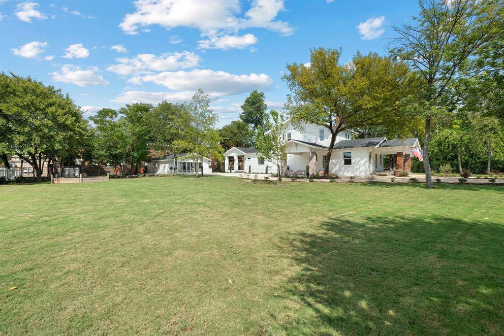 307 Huffhines Street, Richardson, TX 75081