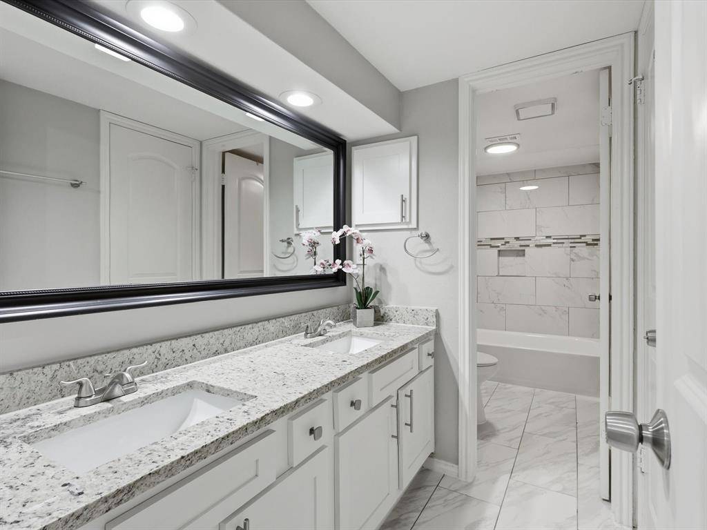 411 Pebble Way #148, Arlington, TX 76006