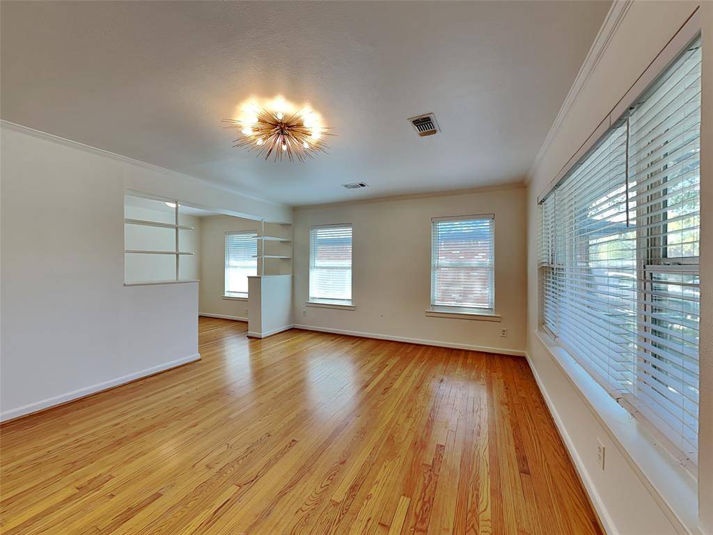 2102 Elmwood Boulevard, Dallas, TX 75224