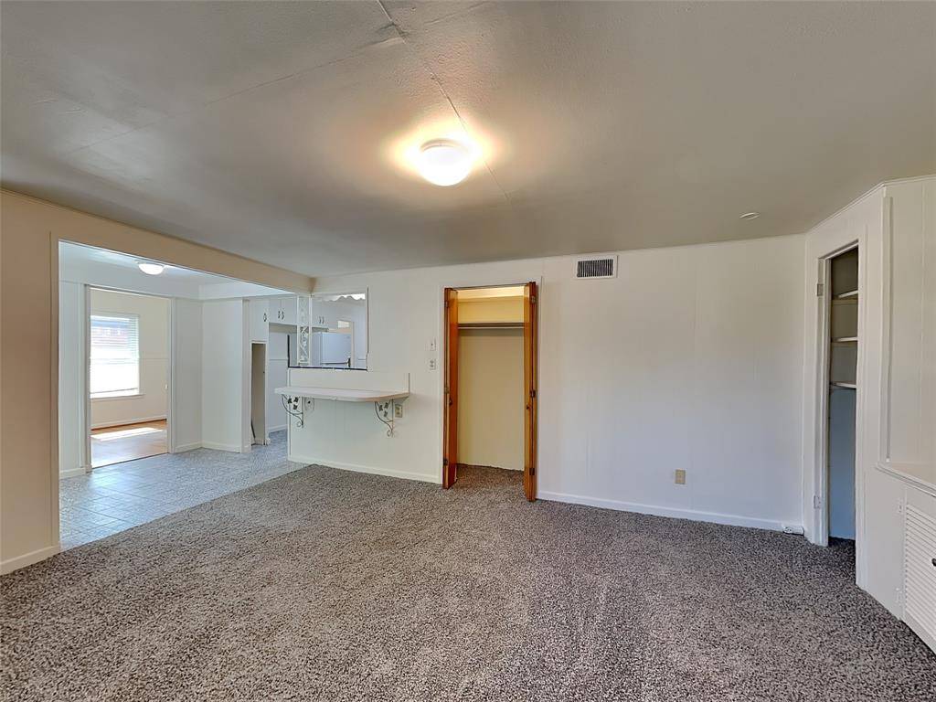 2102 Elmwood Boulevard, Dallas, TX 75224