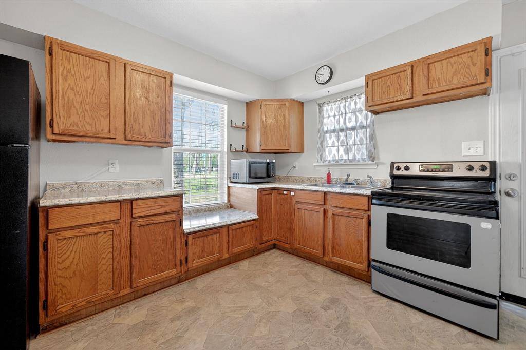 106 E Belt Line Road, Wilmer, TX 75172