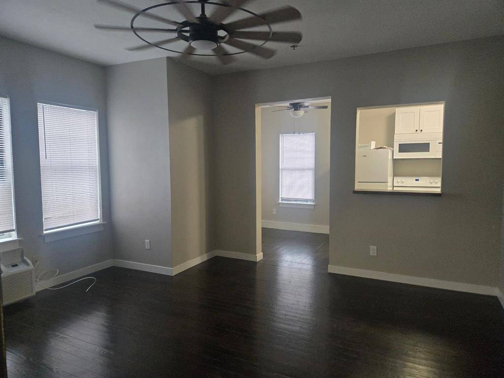 707 NW 4th Avenue #202, Mineral Wells, TX 76067