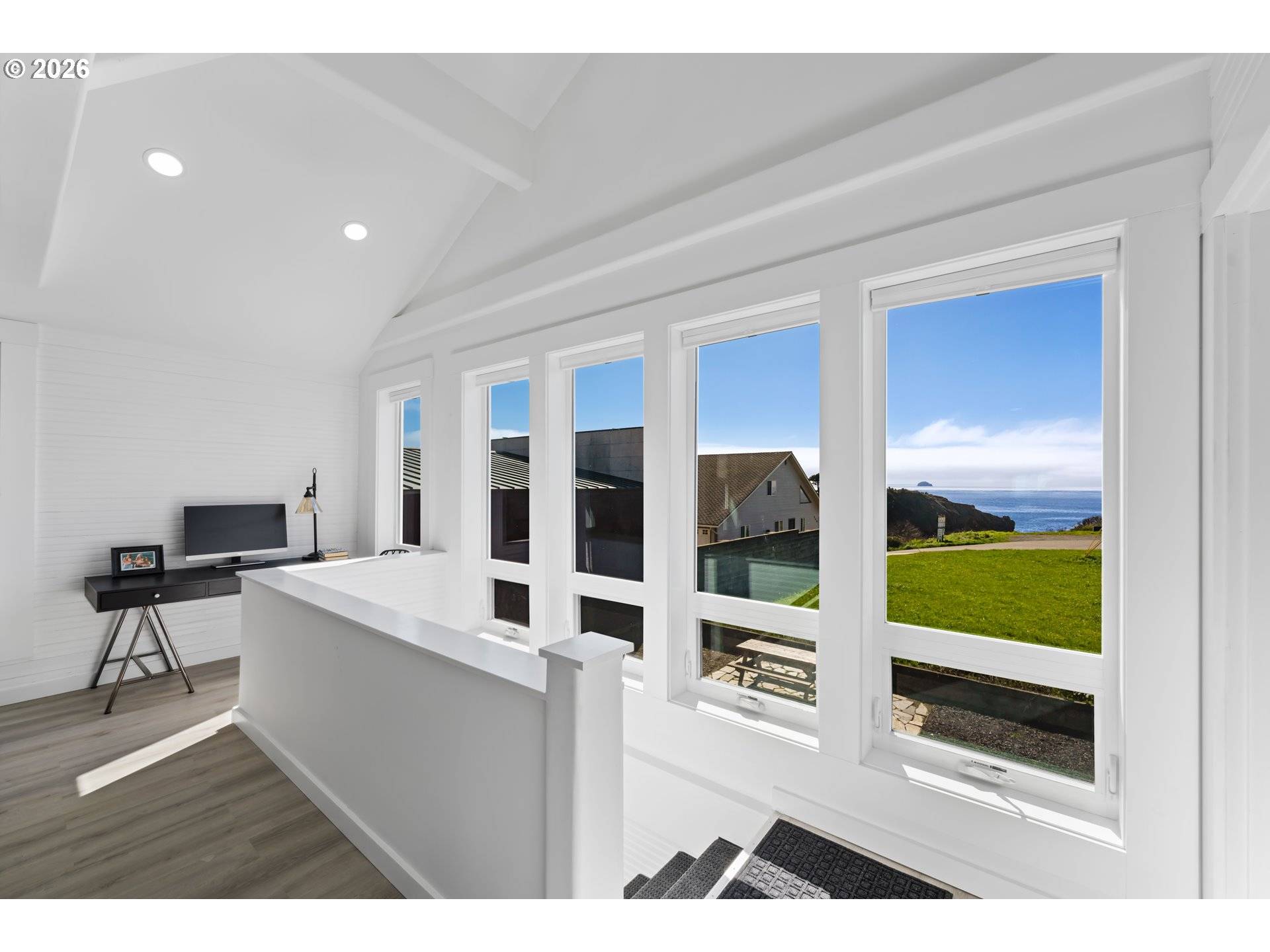 267 6TH ST, Port Orford, OR 97465