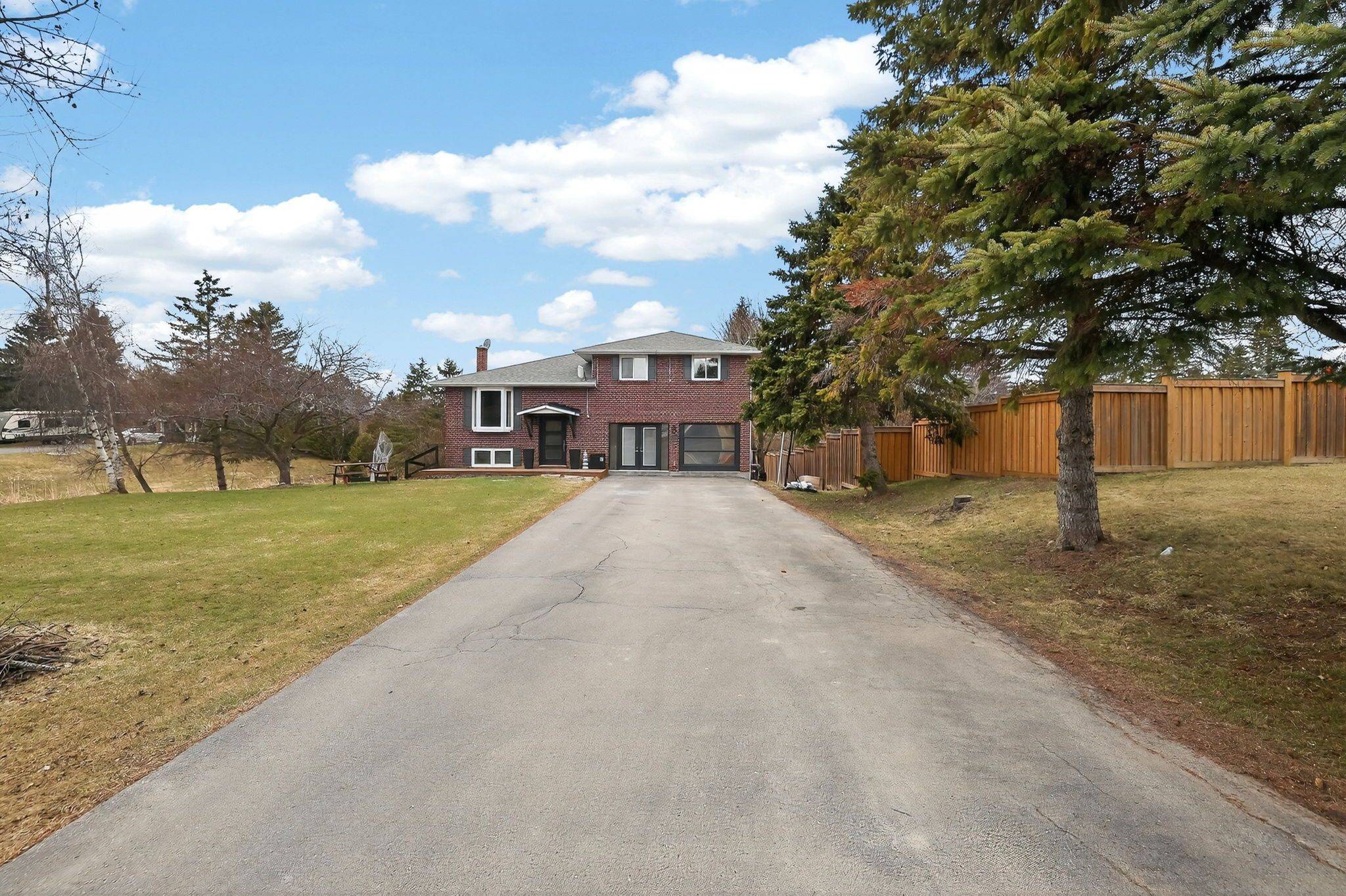 10 Catherine ST, Adjala-tosorontio, ON L0G 1L0