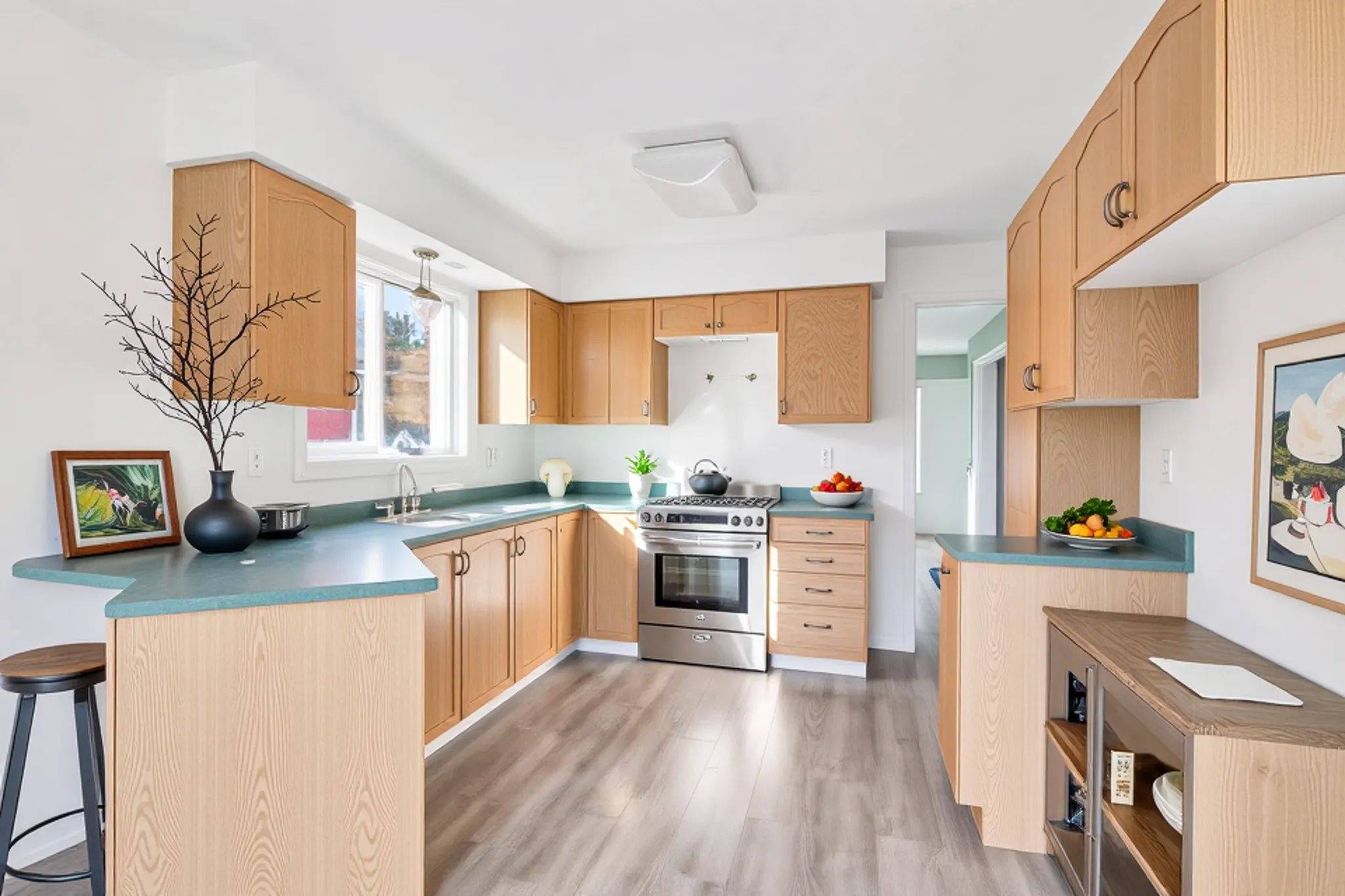 108 Kingsridge RD, Barrie, ON L4N 8K5